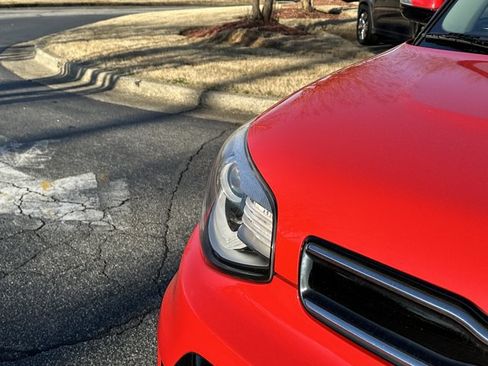 Used 2018 Kia Soul ! w/ Tech Package image 13