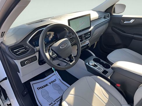 New 2026 Ford Escape SE w/ PHEV Premium Package FWD image 22