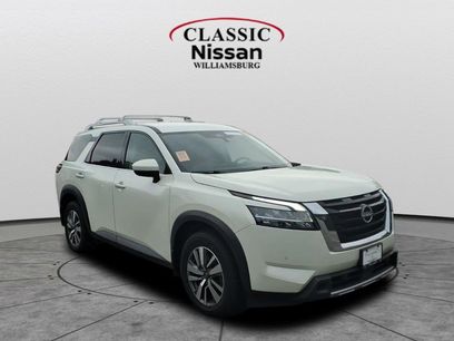Used 2023 Nissan Pathfinder SL