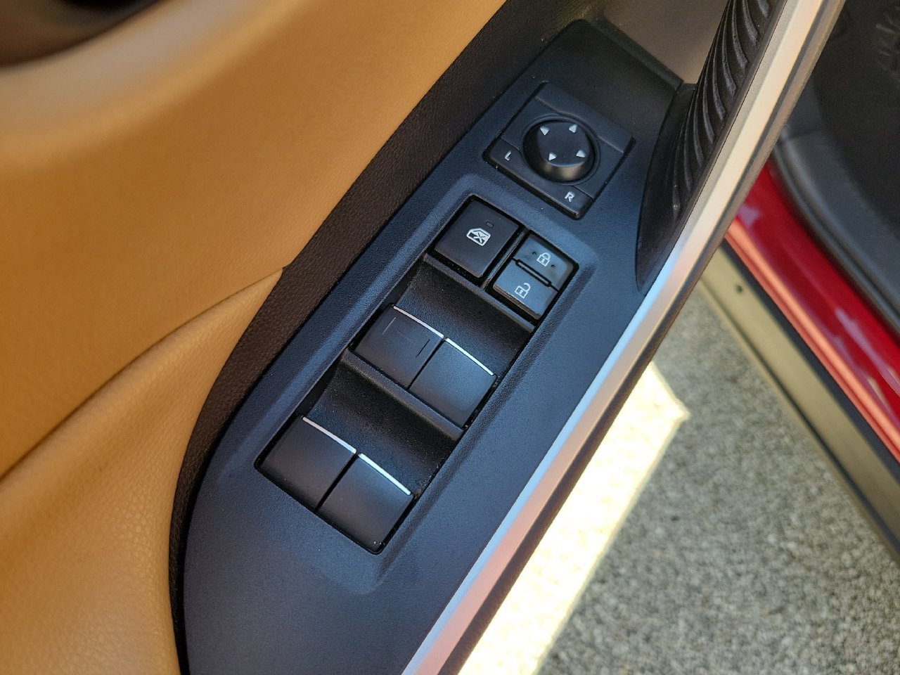 Used 2021 Toyota RAV4 XLE Premium FWD image 15