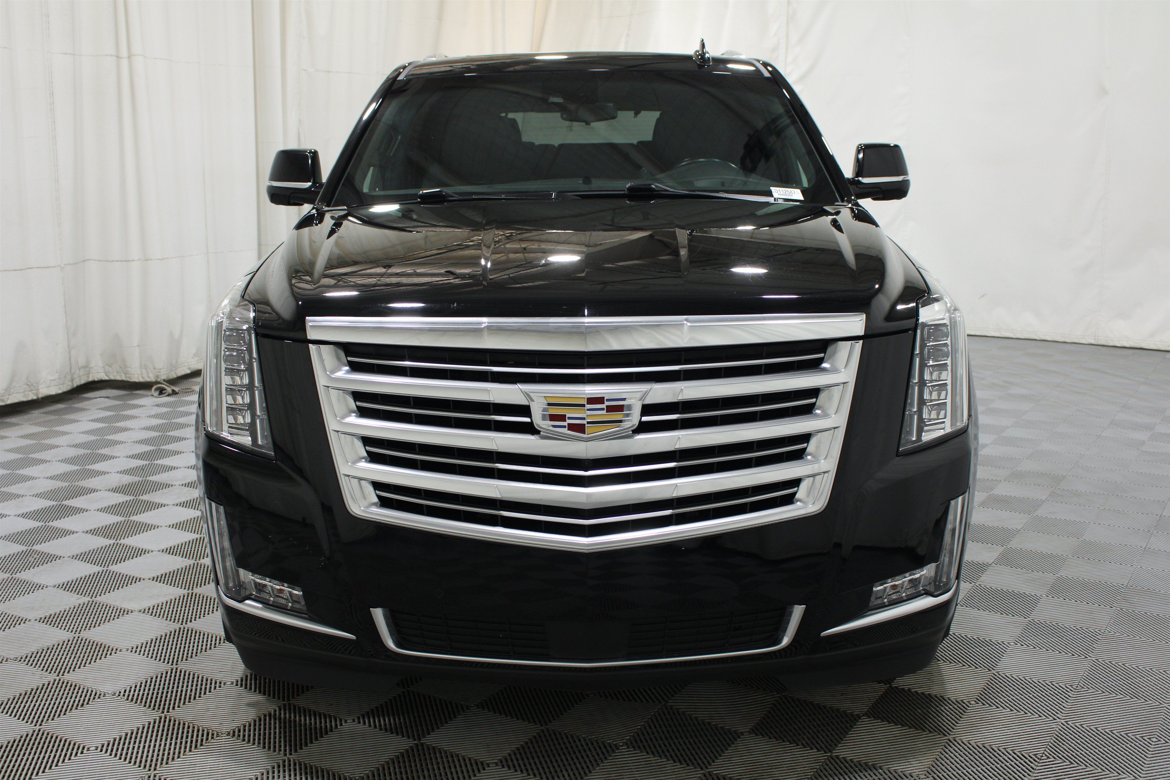 Used 2018 Cadillac Escalade Platinum AWD/4WD image 40