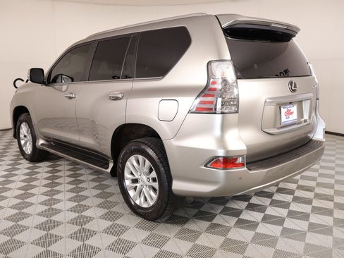 Used 2021 Lexus GX 460 Premium w/ Premium Package image 24