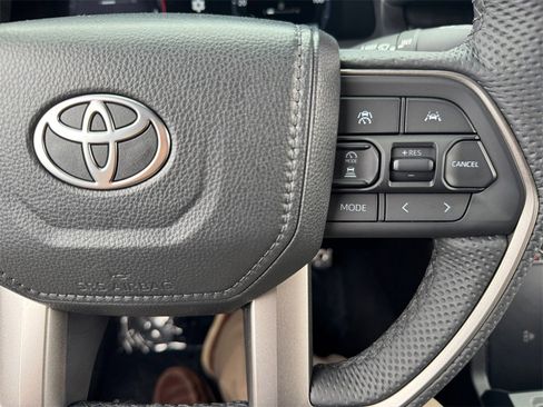 Used 2024 Toyota Tacoma TRD Sport image 30