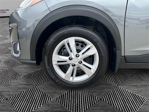 New 2025 Nissan Kicks S image 14