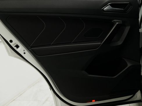 Used 2024 Volkswagen Tiguan SE R-Line image 42