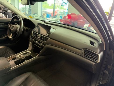 Used 2018 Honda Accord Touring image 33