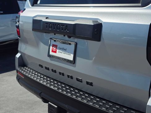Certified 2025 Toyota 4Runner SR5 AWD/4WD image 13