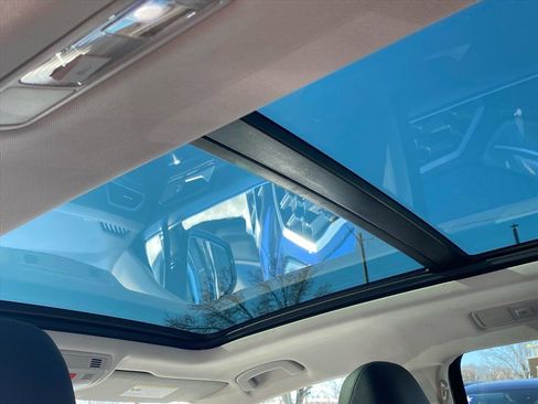 Used 2020 Volkswagen Tiguan SEL image 21