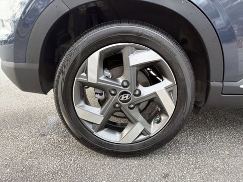 Certified 2025 Hyundai Venue Limited image 17