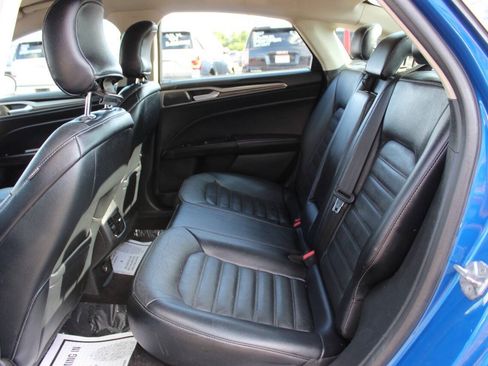 Used 2017 Ford Fusion SE w/ Fusion SE Technology Package FWD image 14