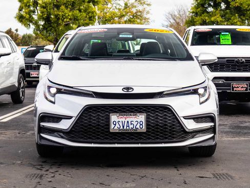 Used 2025 Toyota Corolla SE image 2