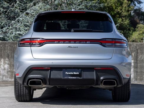 Certified 2025 Porsche Macan AWD/4WD image 10