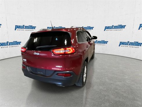 Used 2016 Jeep Cherokee Latitude image 10