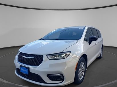 New 2026 Chrysler Pacifica Select