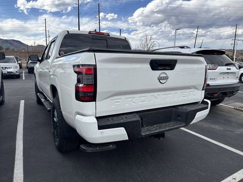 Certified 2025 Nissan Frontier SV w/ SV Convenience Package image 3