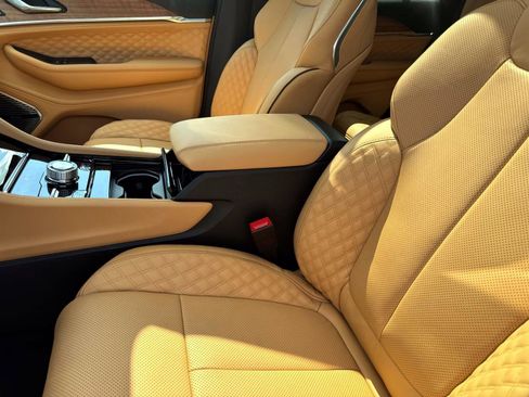 New 2025 Jeep Grand Cherokee Summit image 11