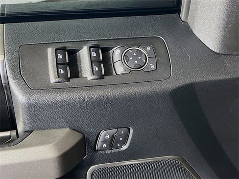 Used 2018 Ford F150 Raptor w/ Equipment Group 802A Luxury image 11