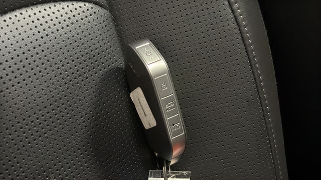 Used 2024 Kia Sorento SX AWD/4WD image 21