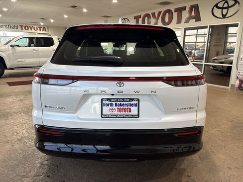 New 2025 Toyota Crown Signia image 9