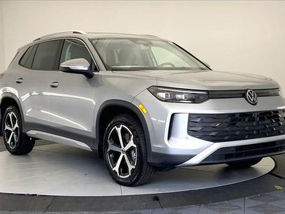 New 2025 Volkswagen Tiguan SE