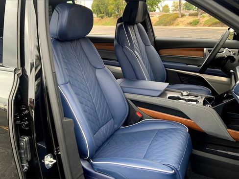 New 2026 Cadillac Vistiq Premium Luxury image 36