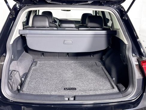 Certified 2023 Volkswagen Tiguan SE w/ Panoramic Sunroof Package image 21