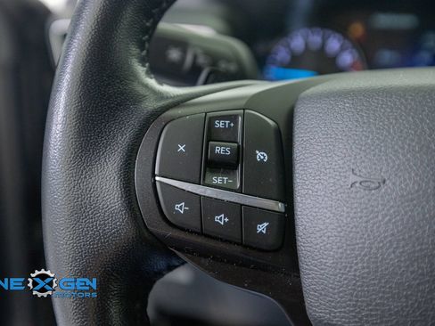 Used 2020 Ford Explorer XLT w/ Equipment Group 202A AWD/4WD image 15