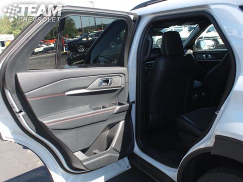 Used 2026 Ford Explorer ST-Line AWD/4WD image 19