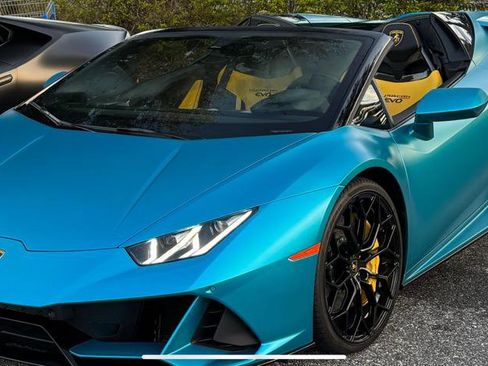 Used 2022 Lamborghini Huracan EVO AWD/4WD image 1