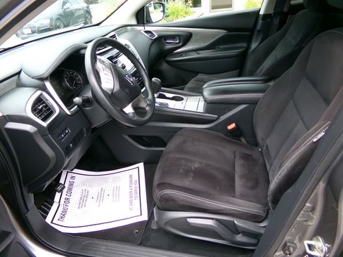 Used 2017 Nissan Murano S image 9