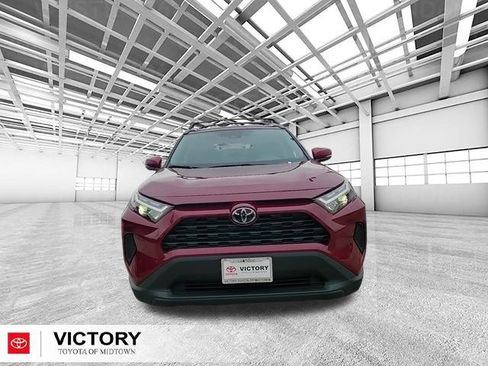 Used 2025 Toyota RAV4 XLE w/ Convenience Package image 8