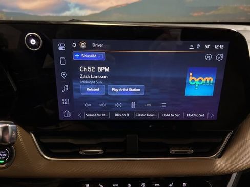 Used 2025 Chevrolet Equinox ACTIV w/ Safety and Technology Package image 35