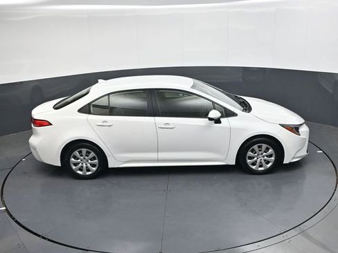 Used 2021 Toyota Corolla LE image 25