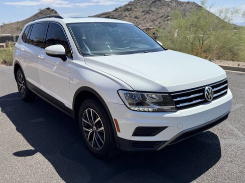 Used 2019 Volkswagen Tiguan SE image 3