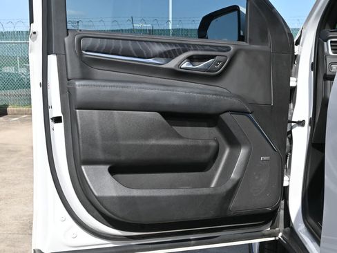 Used 2022 GMC Yukon Denali RWD image 18