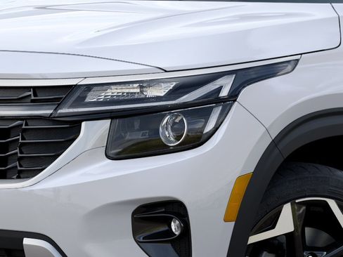 New 2026 Kia Seltos EX FWD image 10