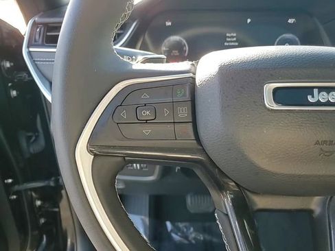 Used 2023 Jeep Grand Cherokee L Altitude image 16