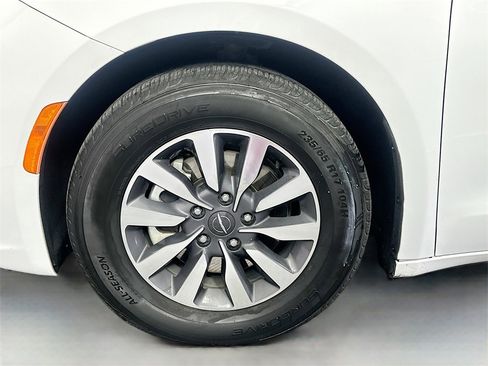 Used 2024 Chrysler Pacifica Select image 32