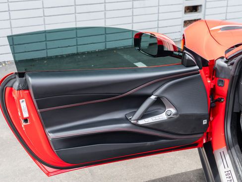 Used 2019 Ferrari 812 Superfast RWD image 41