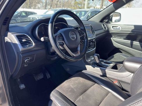 Certified 2021 Jeep Grand Cherokee Laredo X image 18