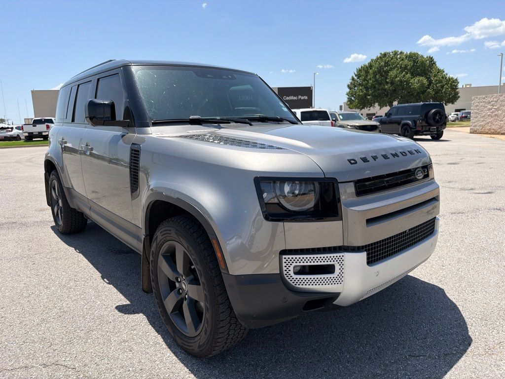 Used 2025 Land Rover Defender 110 S AWD/4WD image 4