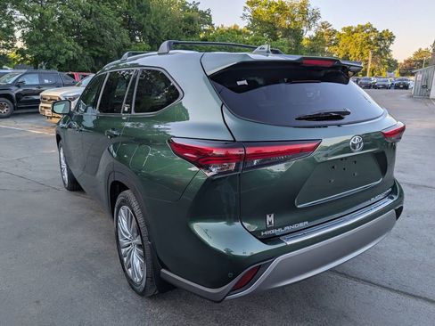 Used 2023 Toyota Highlander Platinum AWD/4WD image 5
