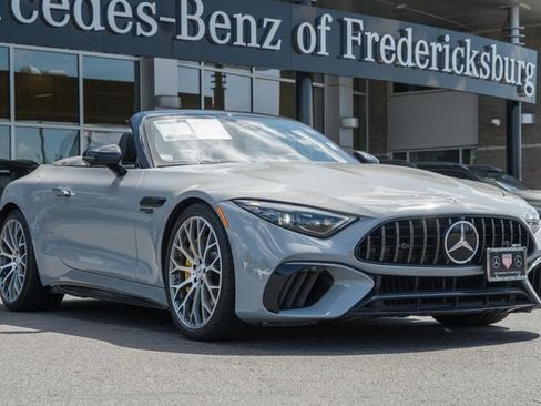 Used 2022 Mercedes-Benz SL 55 AMG 4MATIC w/ Driver Assistance Package image 5