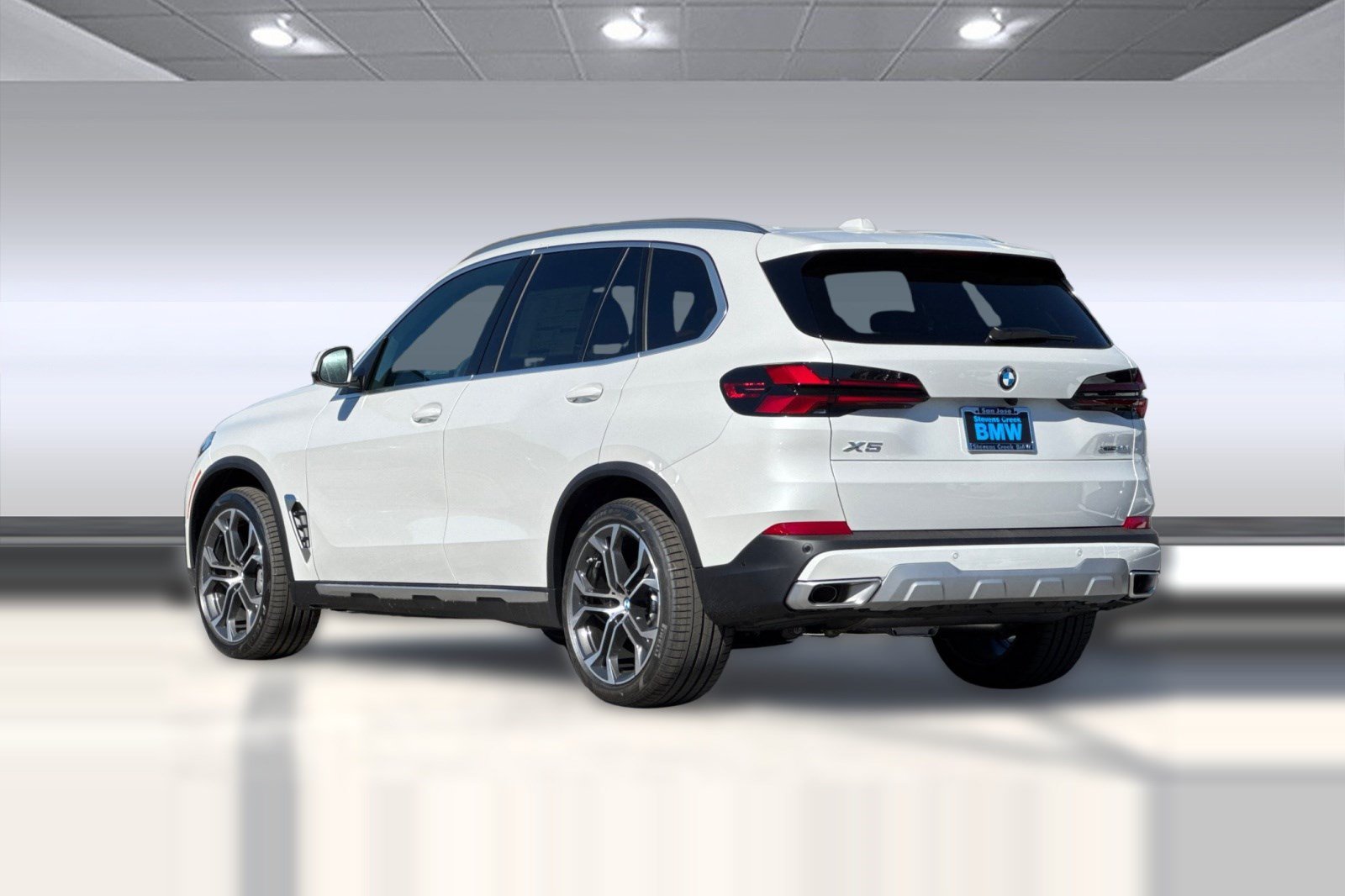 Used 2026 BMW X5 xDrive40i AWD/4WD image 3