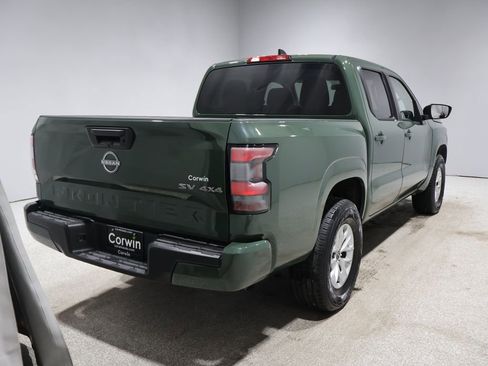 Used 2024 Nissan Frontier SV image 2