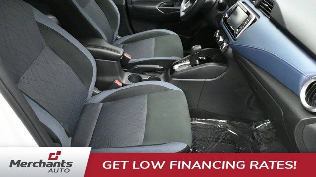 Used 2025 Nissan Versa SV FWD image 11