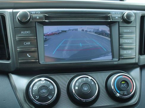 Used 2015 Toyota RAV4 LE image 20