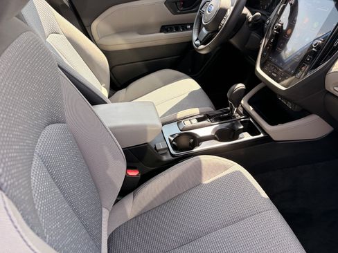 Used 2026 Subaru Forester Premium AWD/4WD image 9