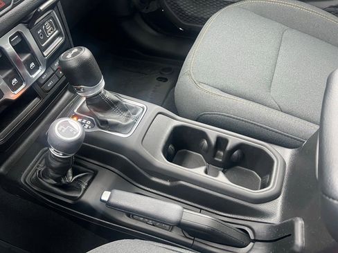 Used 2024 Jeep Wrangler Sport AWD/4WD image 15