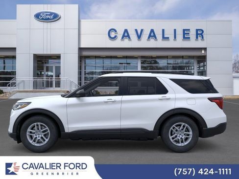 Used 2026 Ford Explorer Active AWD/4WD image 3